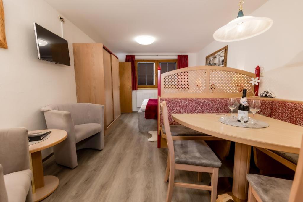 Haus Landmann Apartment เอลล์เมา ภายนอก รูปภาพ